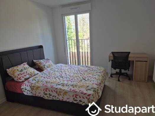 Colocation à louer 520 € 1 pièce 3 chambres 10 m² 1er étage Village Pierre Lais La Queue-en-Brie 94510