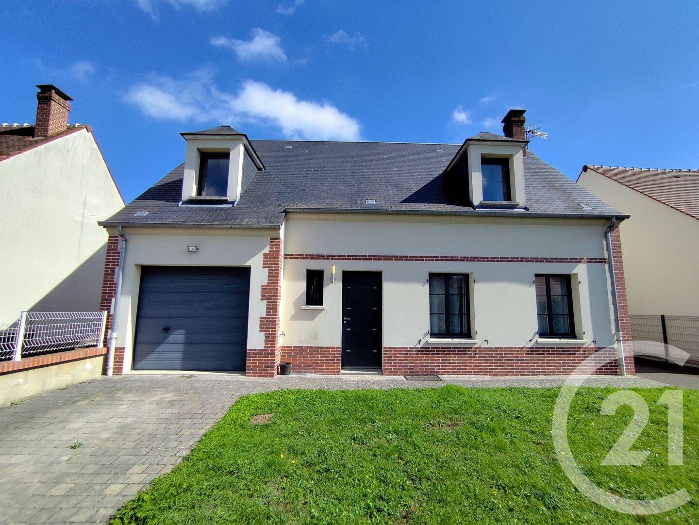 Maison 4 pièces 100 m² · à Noyon · 100 m² · 900 €/mois