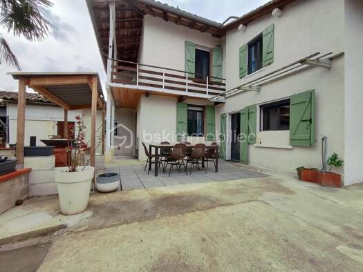 Maison de ville à vendre 200 000 € 6 pièces 4 chambres 170 m² 760 m² de terrain Beaumont-de-Lomagne 82500