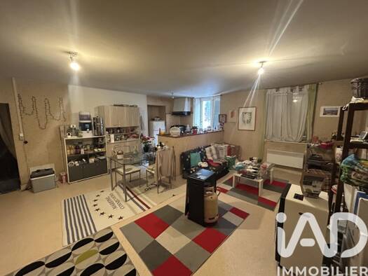 Appartement à vendre 75 000 € 3 pièces 2 chambres 64 m² Étage 3/4 Haut et Dessus Hauts de Bienne 39400