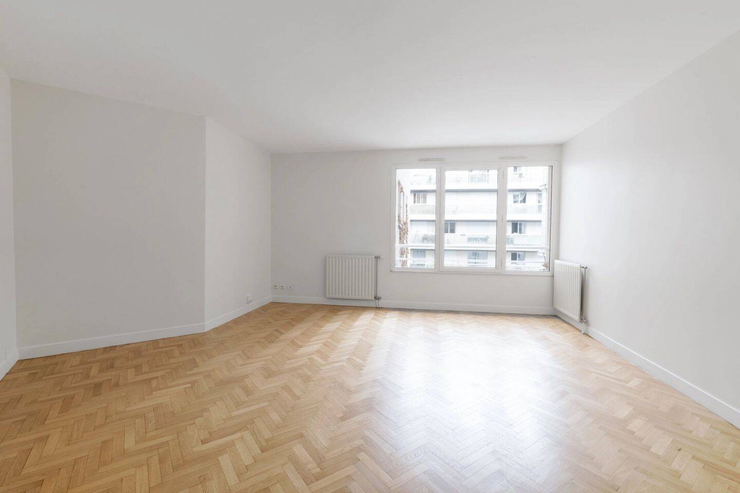 4 pièces 92 m² · à Paris 11ème Arrondissement · 92,4 m² · 2 548 €