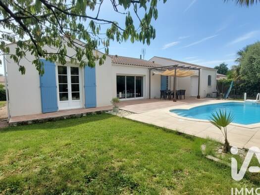 Maison de plain-pied à vendre 336 500 € 5 pièces 4 chambres 127 m² 565 m² de terrain Breuil-Magné 17870