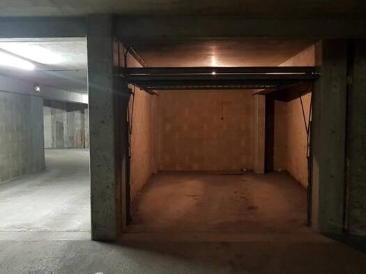 Parking à louer 90 € 15 m² Poitiers 86000