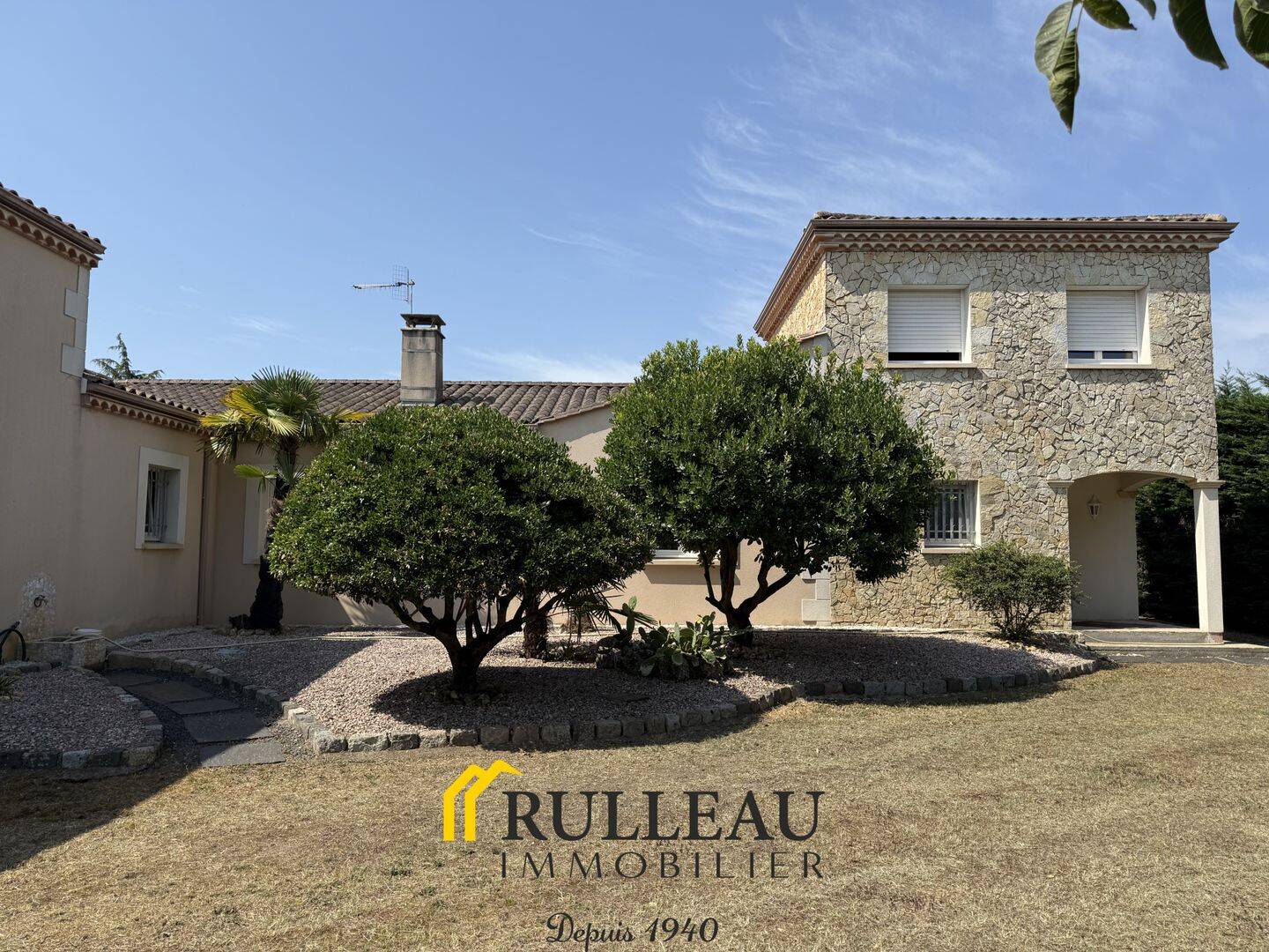 Maison 7 pièces 227 m² · à Ambarès-Et-Lagrave · 227 m² · 530 250 €