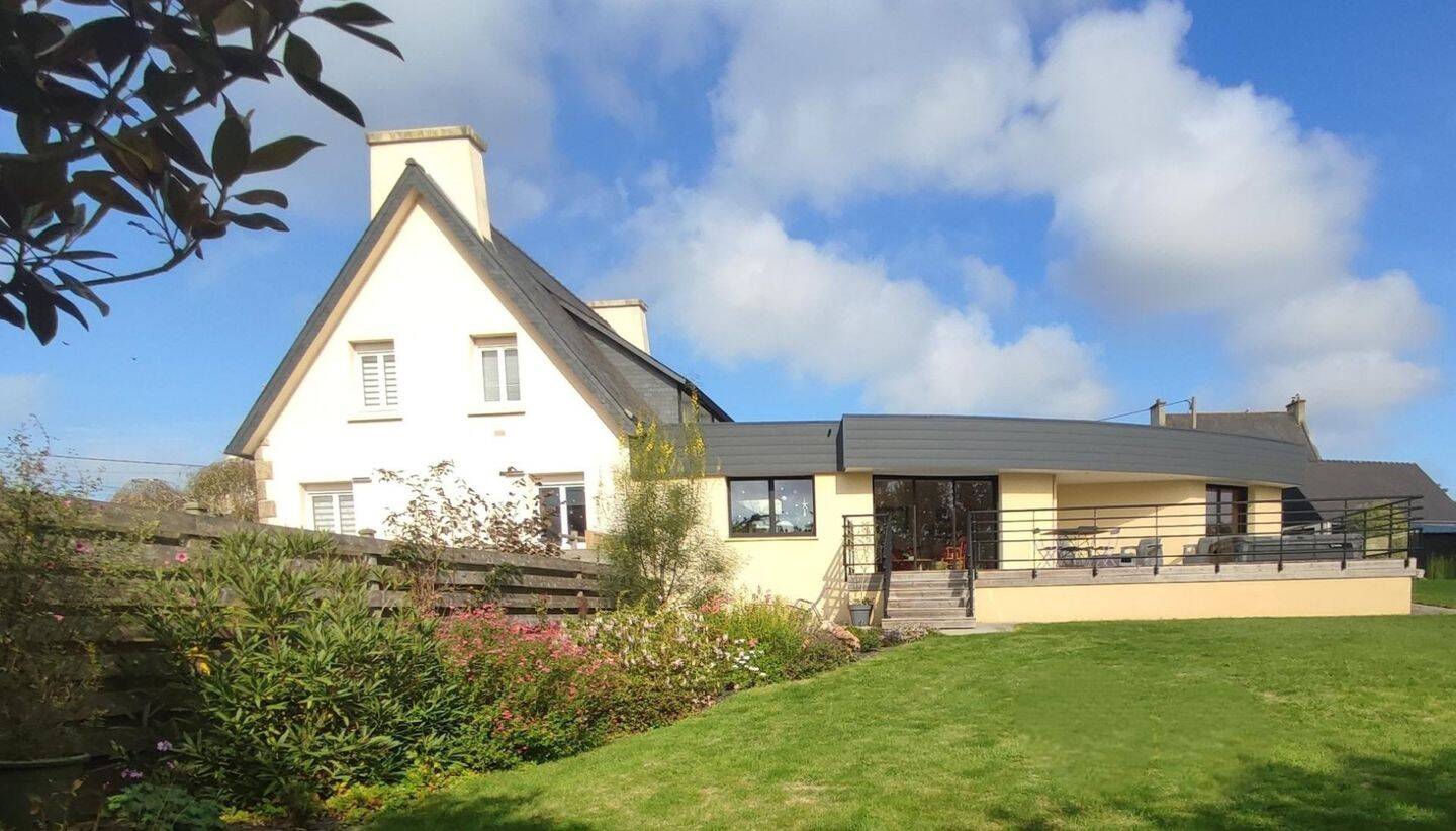 Maison 8 pièces 242 m² · à Plouescat · 242 m² · 515 464 €