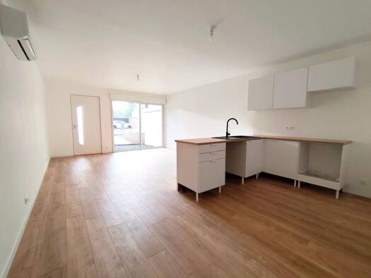 Maison à vendre 259 900 € 3 pièces 2 chambres 80 m² 110 m² de terrain Centre Bourg Épône 78680