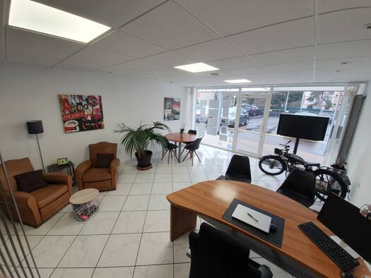 Local commercial à vendre 150 000 € 50 m² de surface de vente Les Charmilles-Parilly Sud-Université-Rebufer Bron 69500