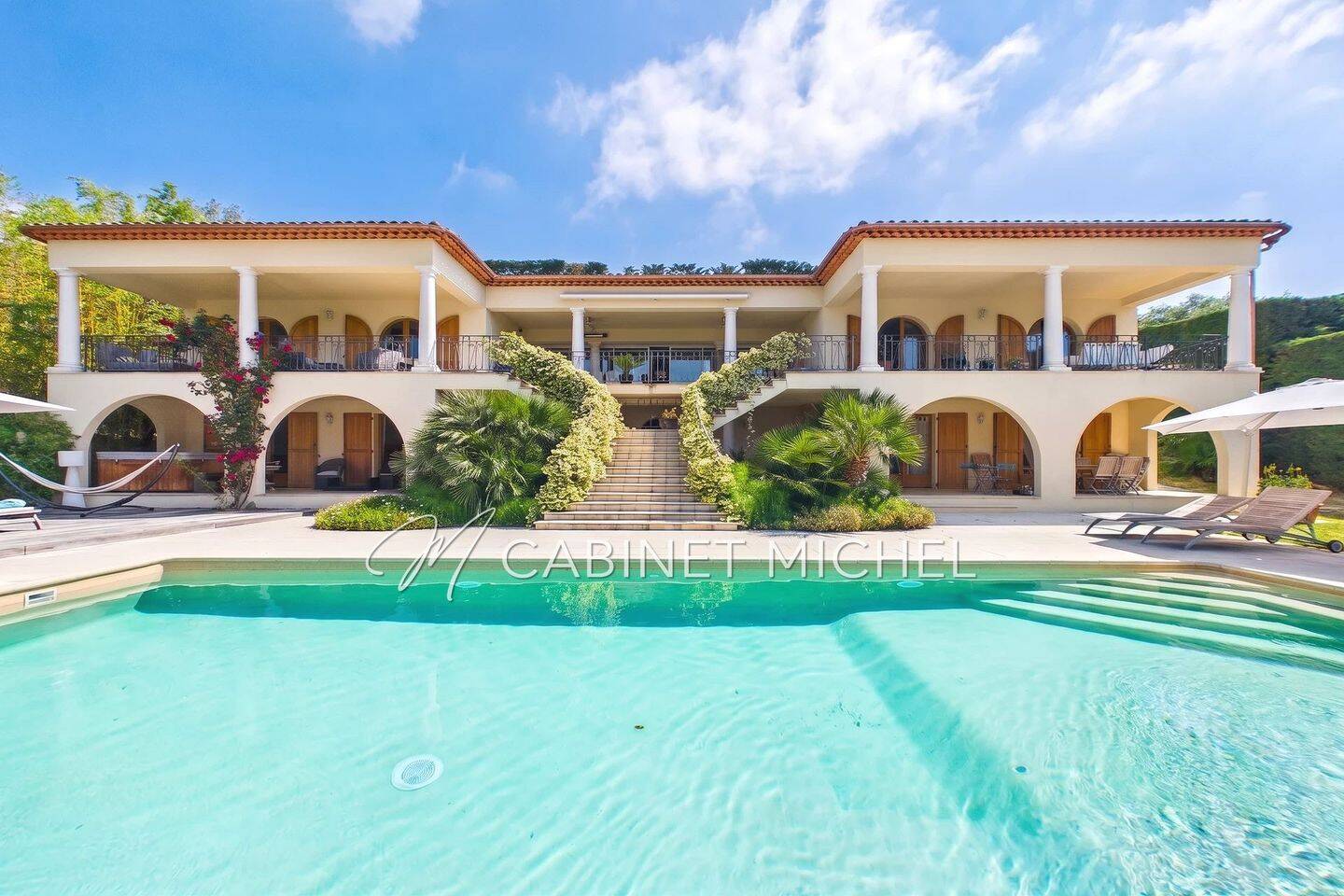 Maison 8 pièces 318 m² · à Le Rouret · 318,1 m² · 2 250 000 €