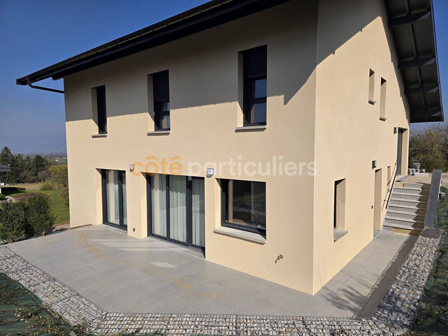 Maison 5 pièces 143 m² · à Saint-Cergues · 143 m² · 2 850 €