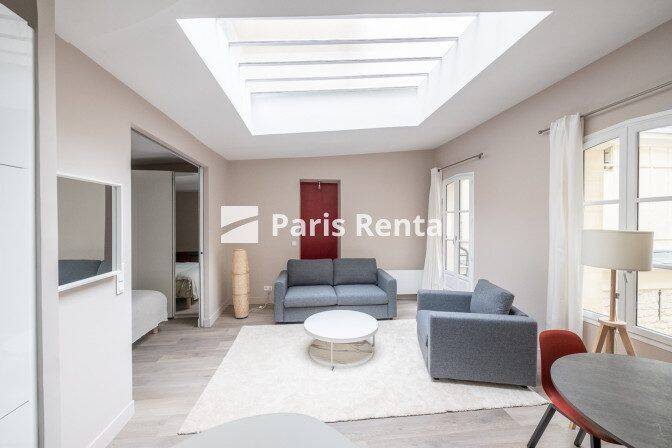 Maison 2 pièces 44 m² · à Paris 8ème Arrondissement · 43,6 m² · 2 000 €