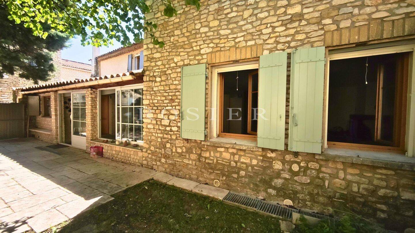 Maison 6 pièces 150 m² · à Gordes · 150 m² · 573 000 €