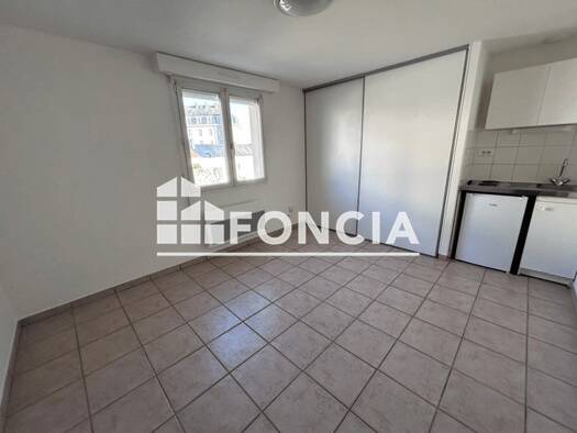 Appartement à louer 370 € 1 pièce 19,6 m² RDC Pentagone La Roche-sur-Yon 85000