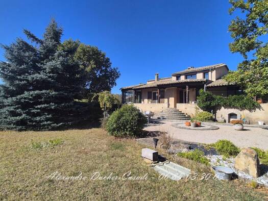 Maison à vendre 399 000 € 4 pièces 2 chambres 162 m² 8 780 m² de terrain Mison 04200