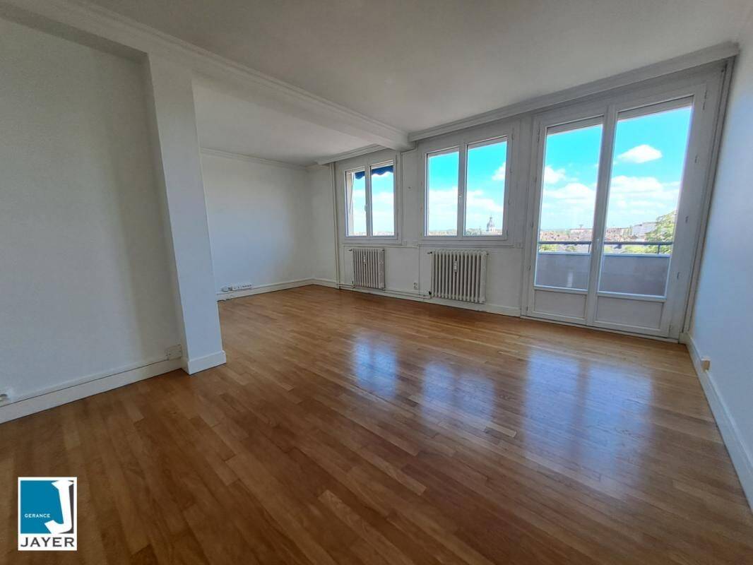 Appartement 4 pièces 74 m² · à Chalon-sur-Saône · 74 m² · 906 €
