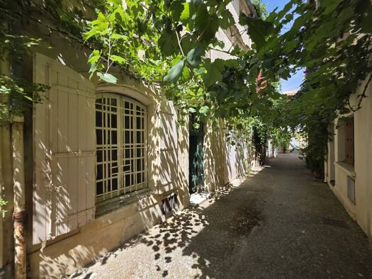 Maison à vendre 549 000 € 12 pièces 6 chambres 230 m² Centre Ville-Mejan-La Cité Arles 13200