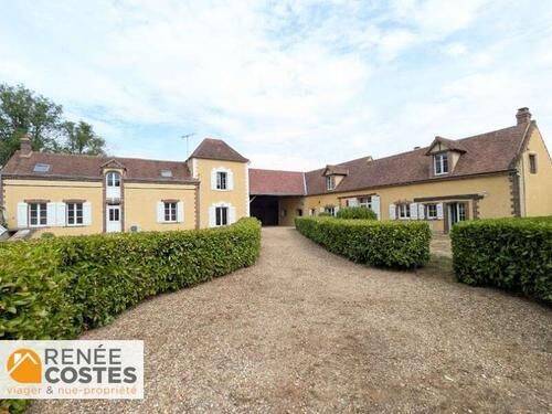 Maison 8 pièces 250 m² · à Chartres · 250 m² · 208 800 €