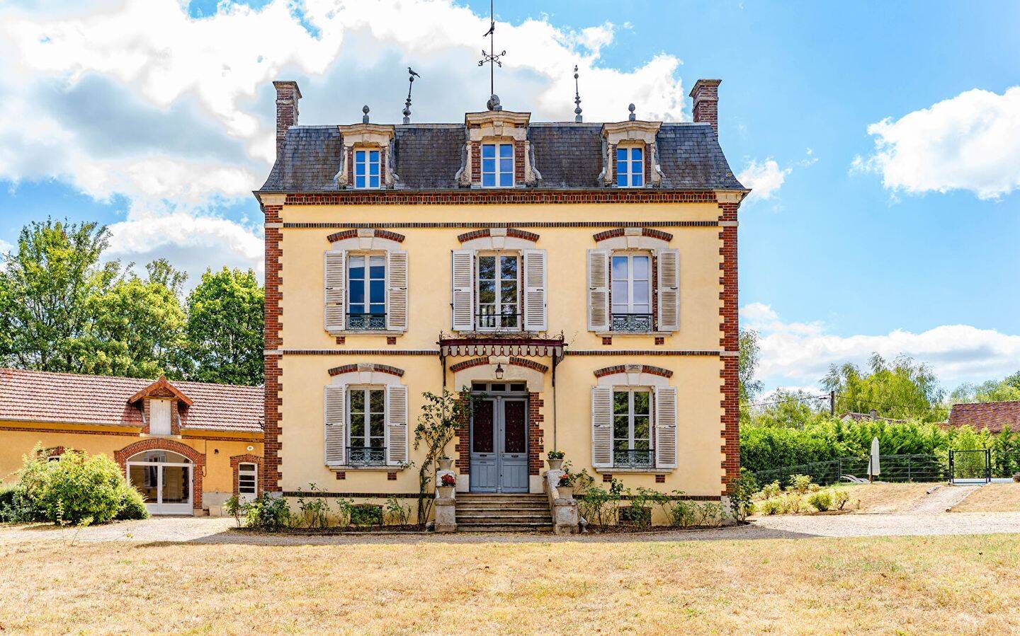Maison 12 pièces 450 m² · à Toucy · 450 m² · 765 000 €