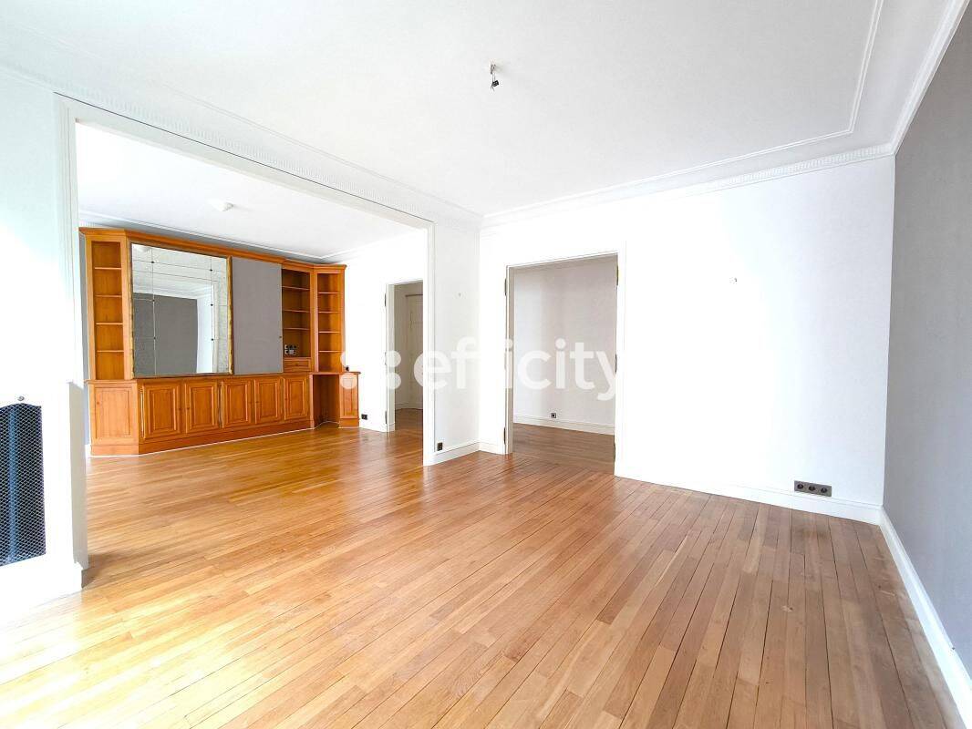 Appartement 4 pièces 108 m² · à Paris 19ème Arrondissement · 108 m² · 690 000 €