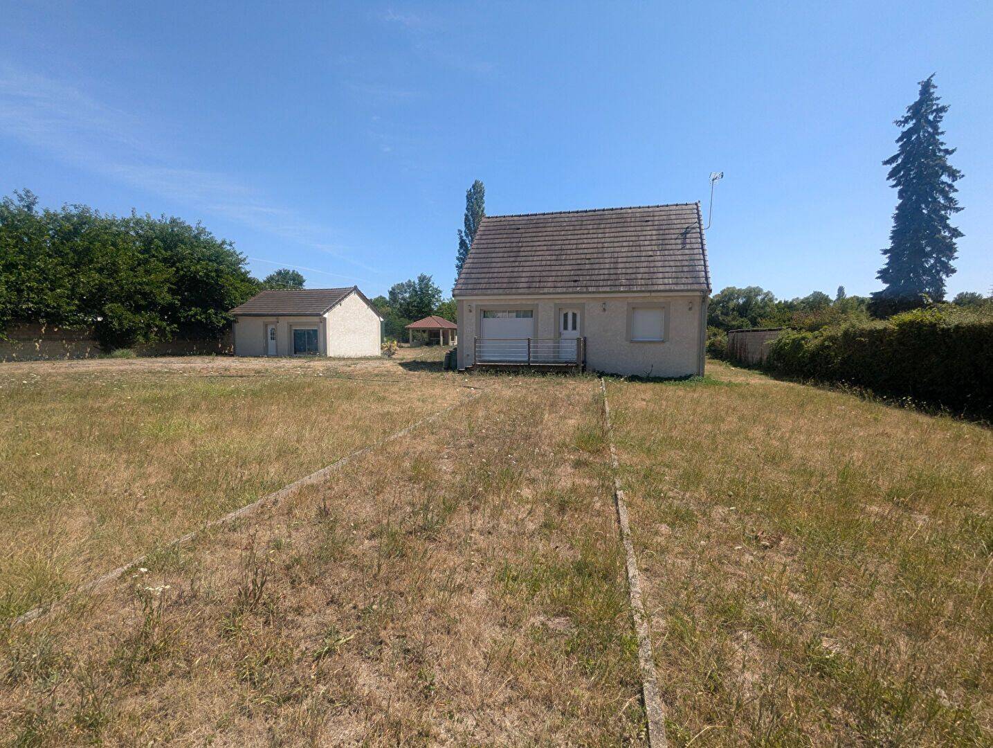 Maison 5 pièces 90 m² · à Saint-Éloi · 90 m² · 185 000 €
