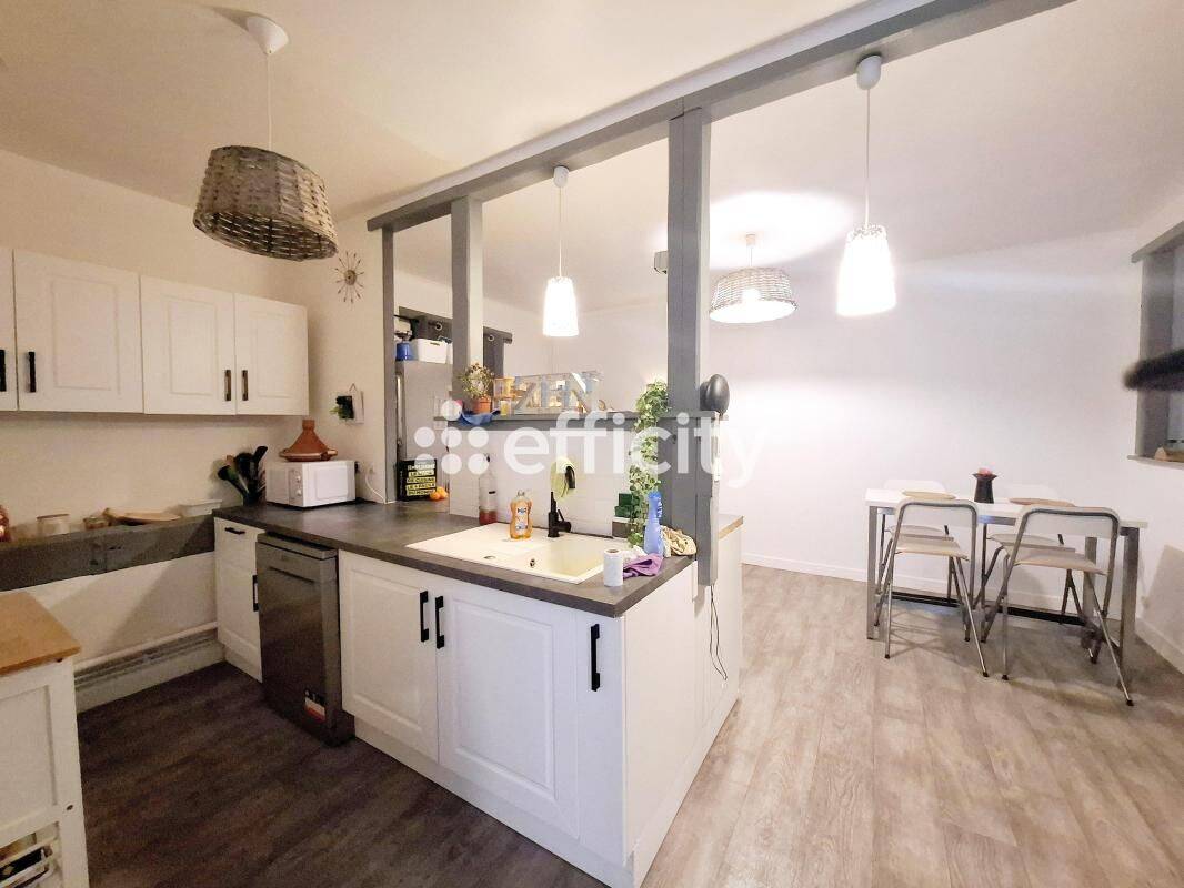 Maison 10 pièces 241 m² · à La Loupe · 241 m² · 201 400 €