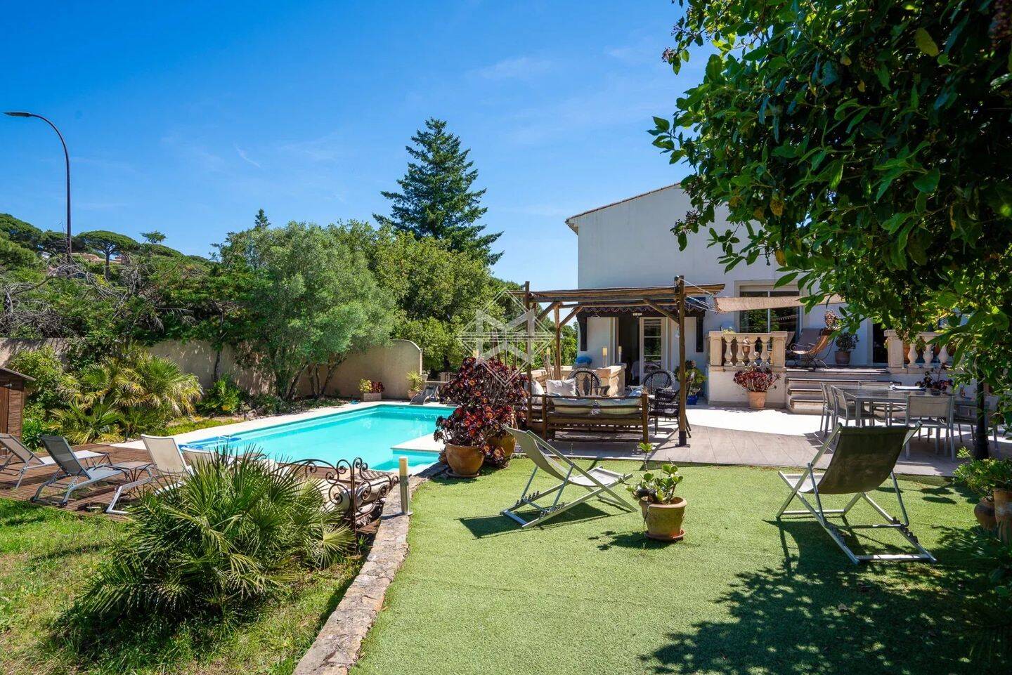 Maison 6 pièces 206 m² · à Sainte-Maxime · 206 m² · 950 000 €