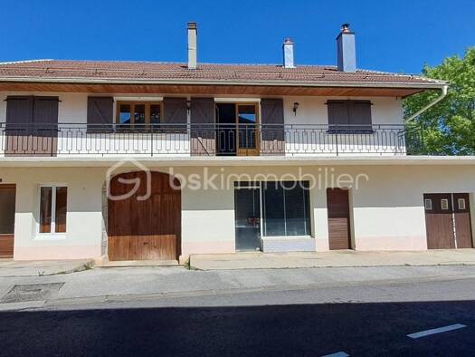 Maison à vendre 210 000 € 8 pièces 4 chambres 198 m² 696 m² de terrain Équevillon 39300