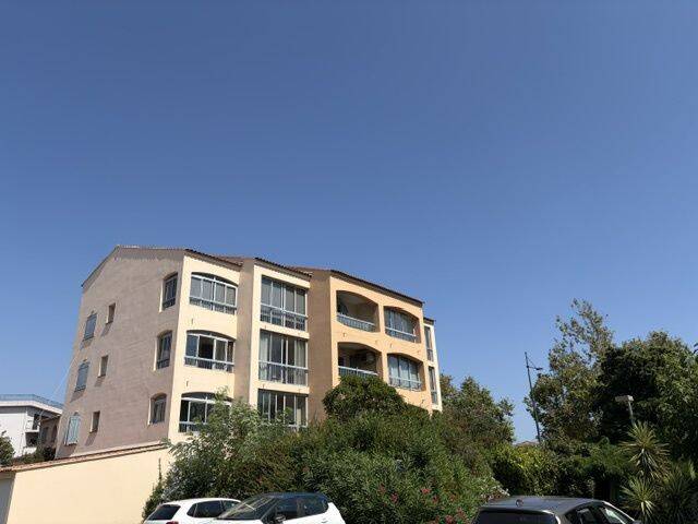 Appartement 1 pièce 33 m² · à Six-Fours-les-Plages · 32,5 m² · 690 €
