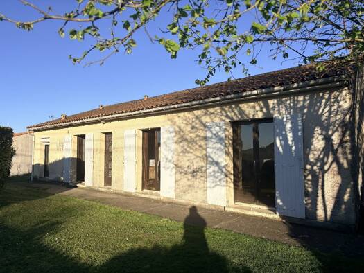 Pavillon à vendre 138 000 € 5 pièces 4 chambres 115 m² 1 525 m² de terrain Genté 16130