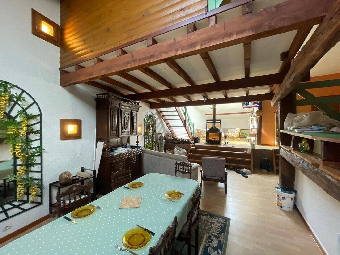 Maison 6 pièces 216 m² · à Nonville · 216 m² · 148 000 €
