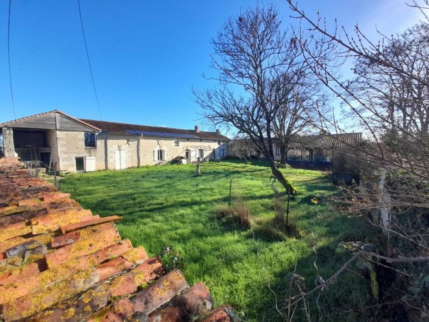 Maison 14 pièces 278 m² · à Sammarçolles · 278 m² · 276 000 €