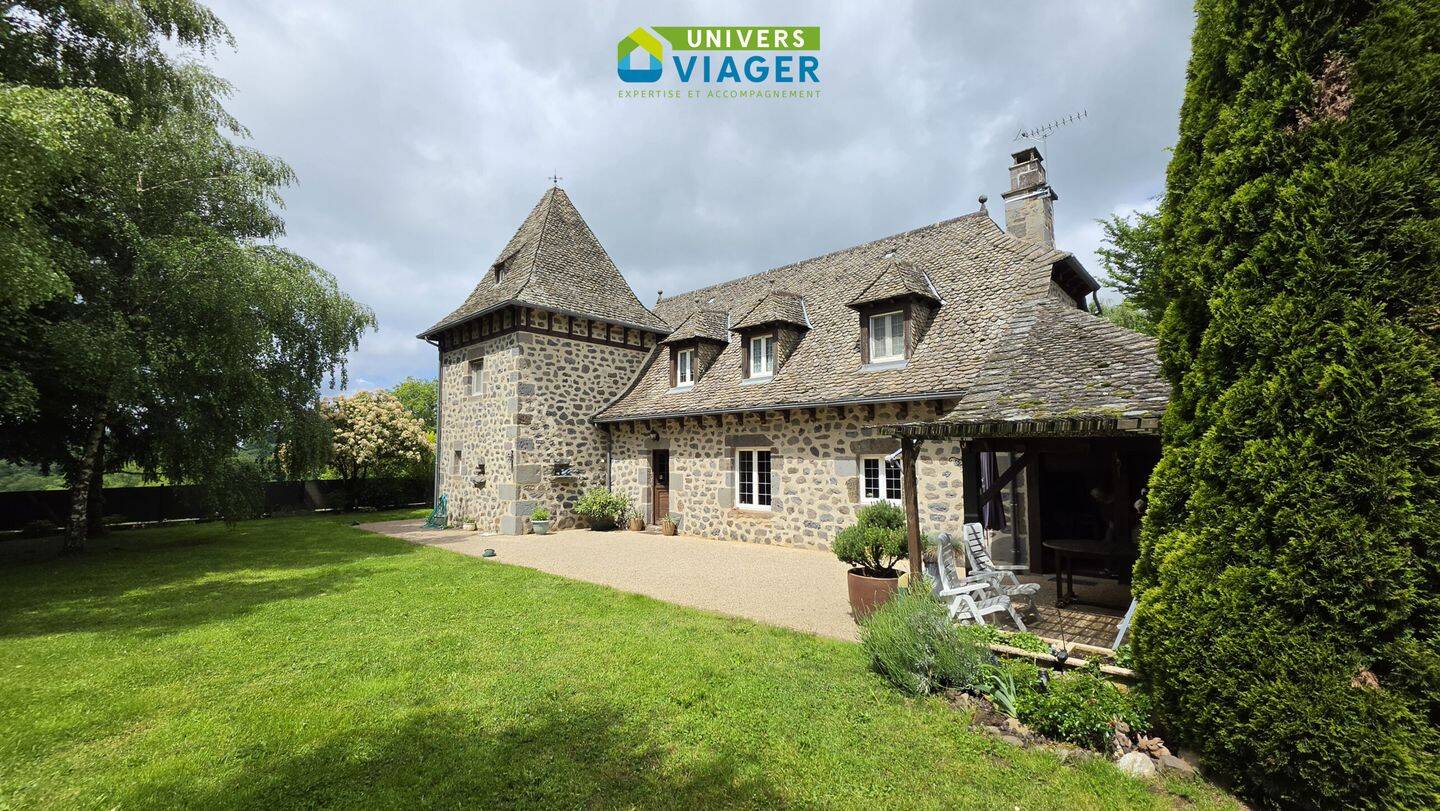 Maison 6 pièces 225 m² · à Taussac · 225 m² · 325 000 €