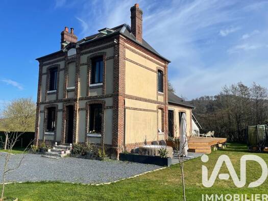 Maison à vendre 299 900 € 5 pièces 3 chambres 150 m² Saint-Hellier 76680
