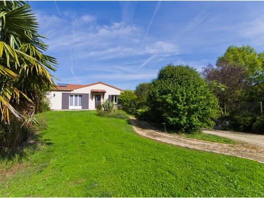 Maison à vendre 325 000 € 6 pièces 5 chambres 132 m² 1 870 m² de terrain Saint-Georges-lès-Baillargeaux 86130