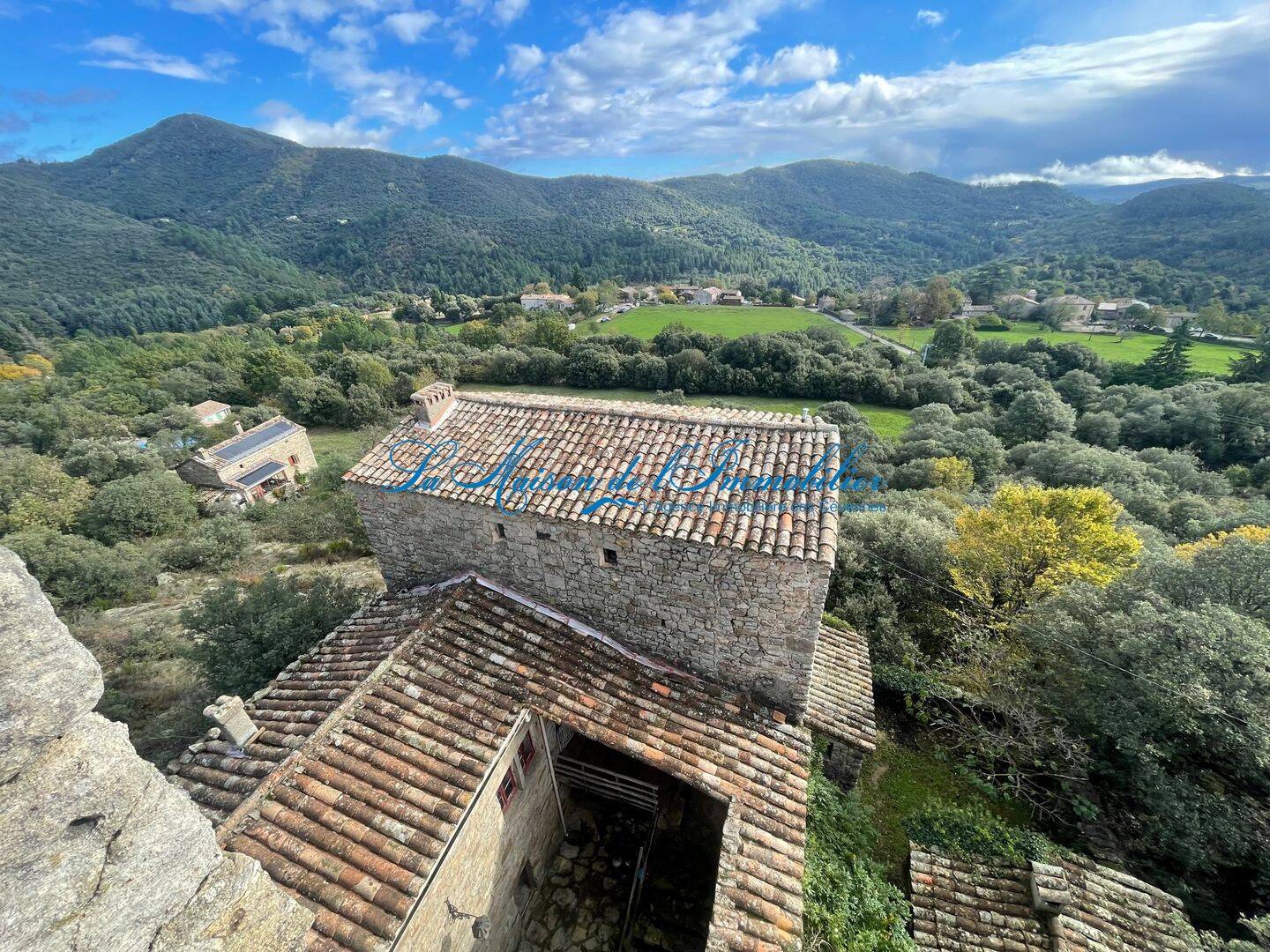 Maison 9 pièces 121 m² · à Soudorgues · 121 m² · 330 000 €