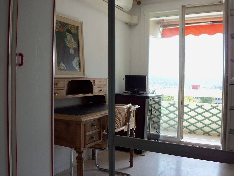 Appartement 1 pièce 13 m² · à Aix-en-Provence · 13 m² · 590 €
