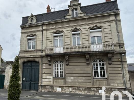 Maison de ville à vendre 315 000 € 9 pièces 4 chambres 148 m² 618 m² de terrain Bagneux Saumur 49400