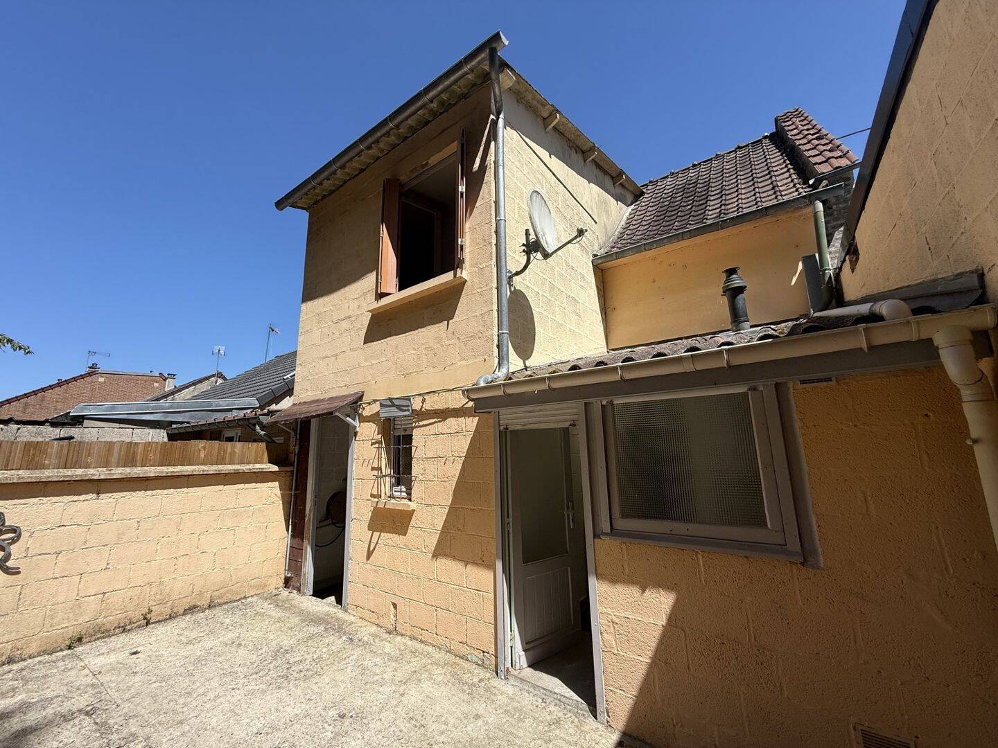 Maison 3 pièces 66 m² · à Boves · 65,6 m² · 107 000 €