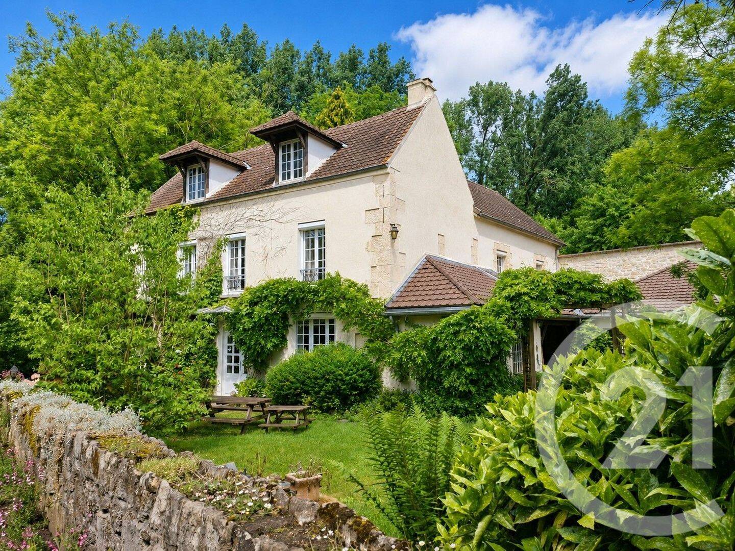 Maison 8 pièces 320 m² · à Santeuil · 320 m² · 699 000 €