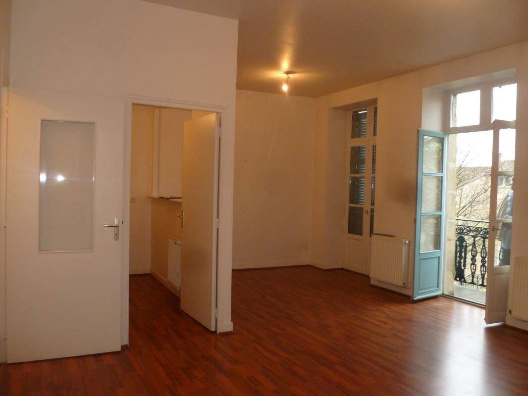 Appartement 2 pièces 47 m² · à Figeac · 47 m² · 517 €/mois