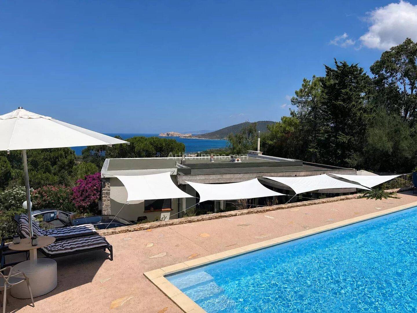 Maison 6 pièces 143 m² · à L'Île-Rousse · 143 m² · 1 390 000 €