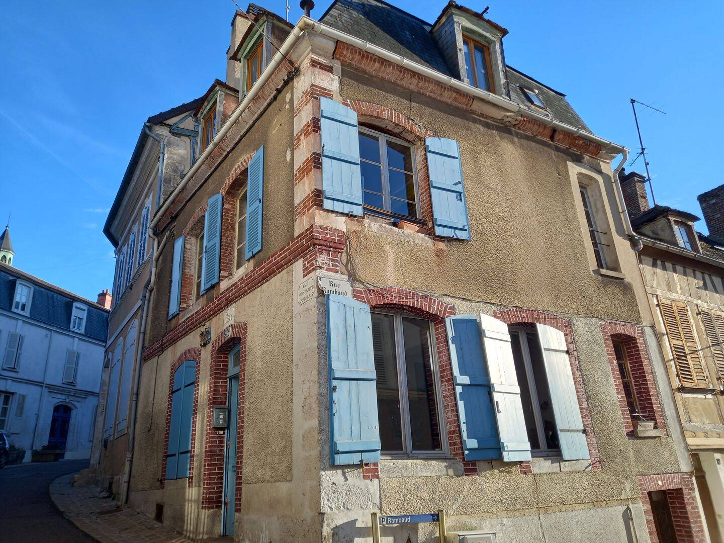 Maison 6 pièces 100 m² · à Joigny · 100 m² · 68 000 €