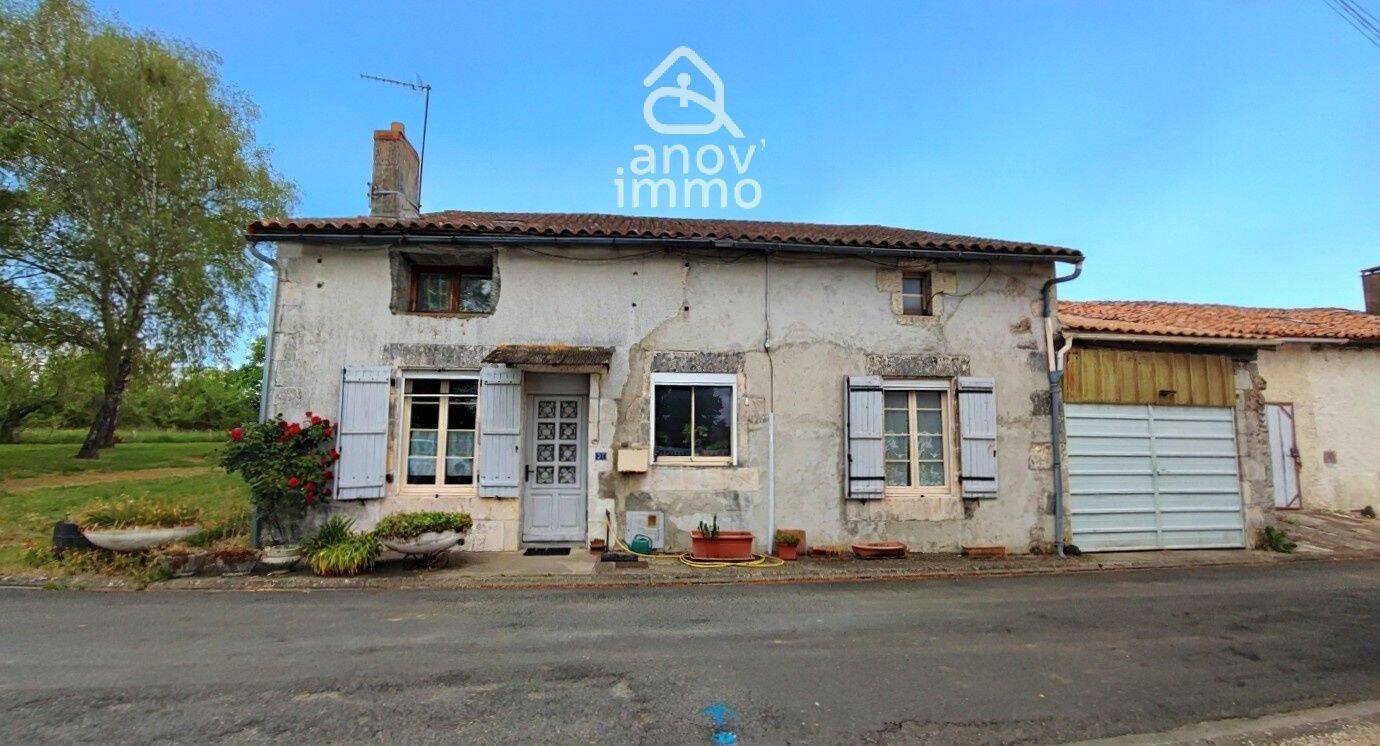 Maison 8 pièces 133 m² · à Charroux · 133 m² · 79 000 €