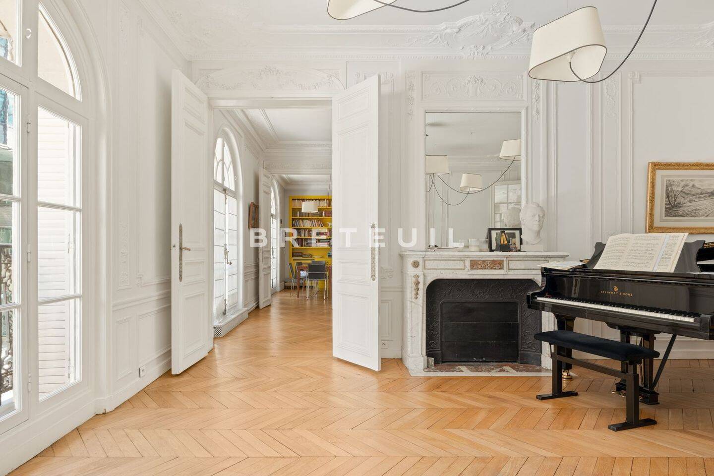 Appartement 6 pièces 190 m² · à Paris 8ème Arrondissement · 190,1 m² · 2 050 000 €
