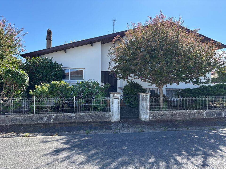 Maison 5 pièces 145 m² · à Saint-Paul-lès-Dax · 145 m² · 1 600 €/mois
