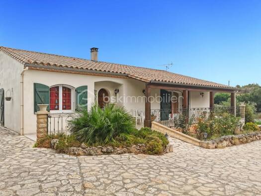 Villa à vendre 339 990 € 5 pièces 3 chambres 140 m² 3 006 m² de terrain Capendu 11700