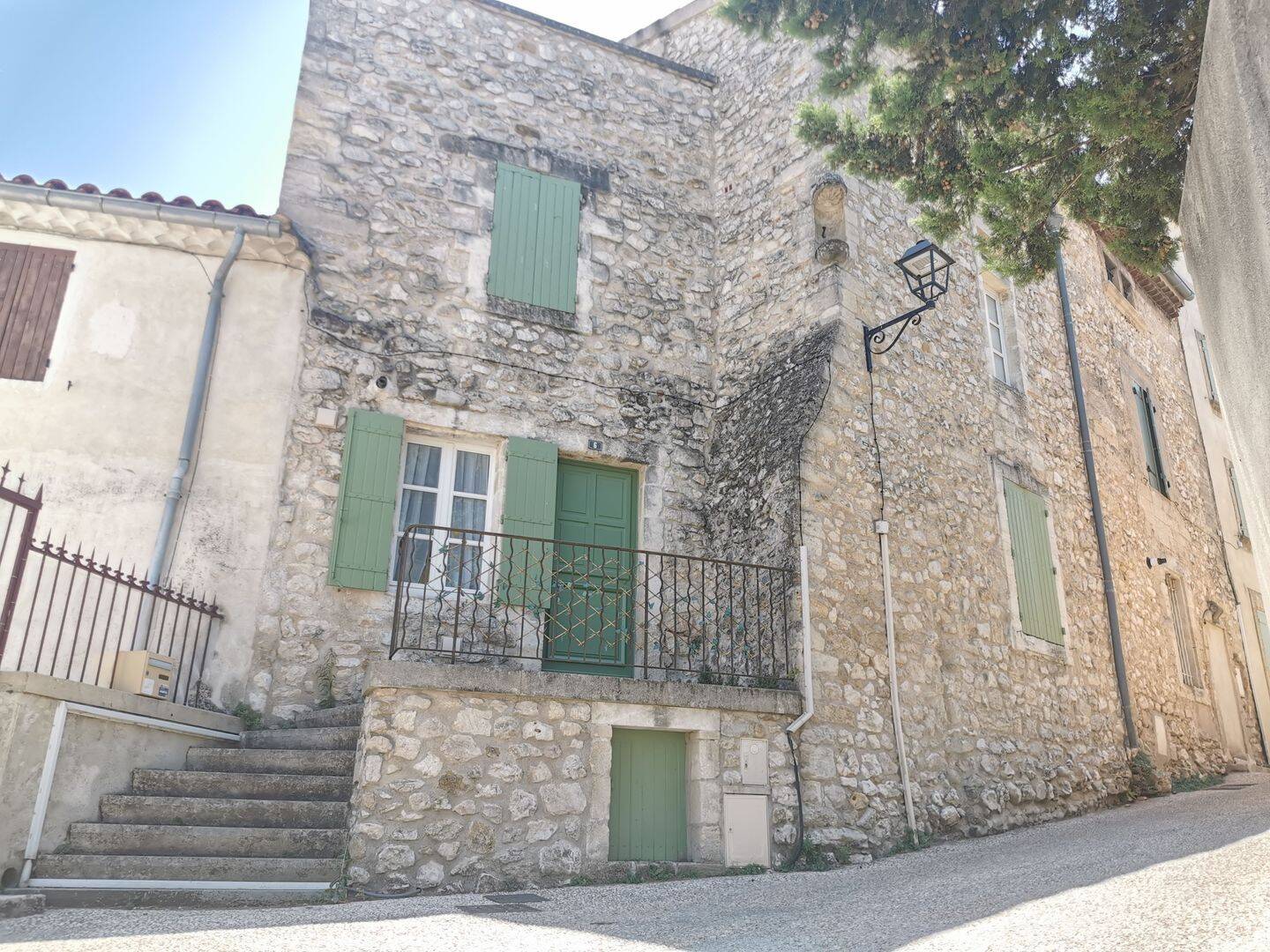 Maison 4 pièces 76 m² · à Rochefort-du-Gard · 76 m² · 890 €/mois