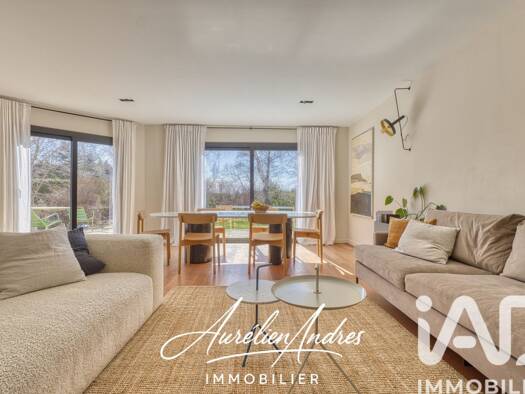 Maison à vendre 329 000 € 8 pièces 6 chambres 190 m² 1 355 m² de terrain Saint-Agrève 07320