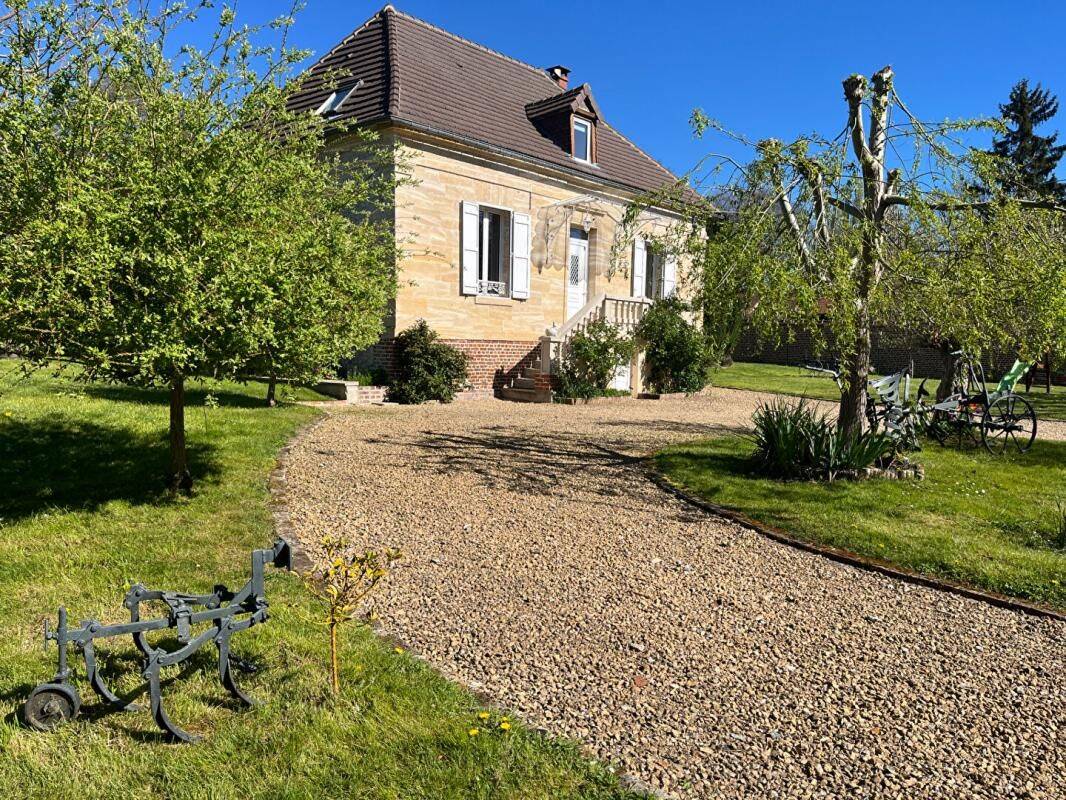 Maison 8 pièces 180 m² · à Saint-Crépin-Ibouvillers · 180 m² · 415 000 €