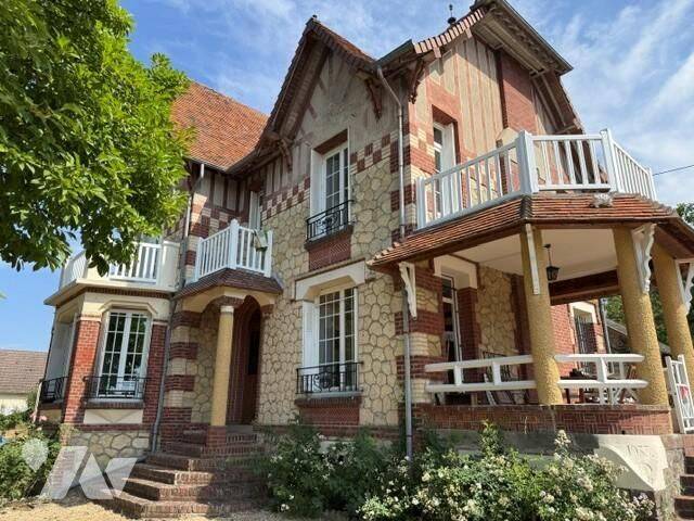 Maison 6 pièces 502 m² · à Saint-Martin-de-Bienfaite-la-Cressonnière · 502 m² · 297 400 €