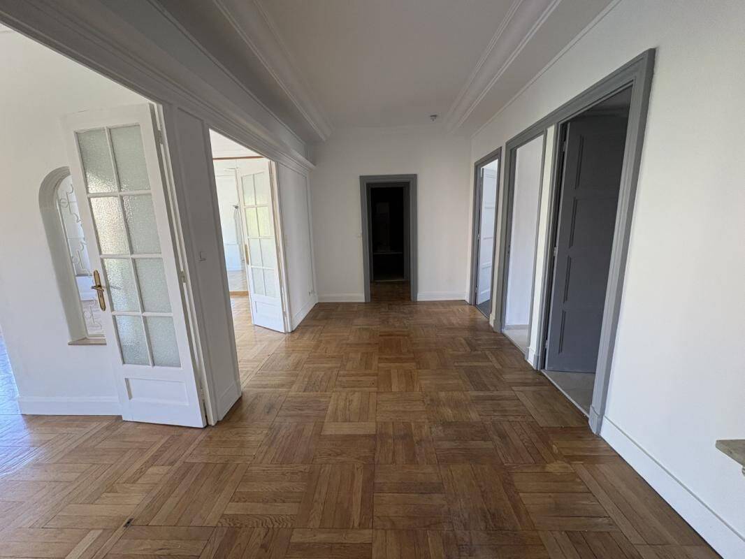 Appartement 5 pièces 127 m² · à Lyon 3ème Arrondissement · 127 m² · 1 980 €